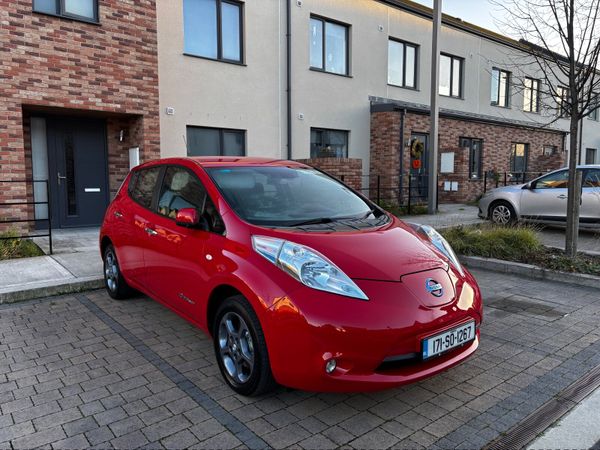 Nissan Leaf Hatchback, Electric, 2017, Red