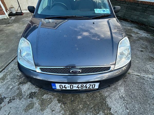 Ford Fiesta Hatchback, Petrol, 2004, Grey