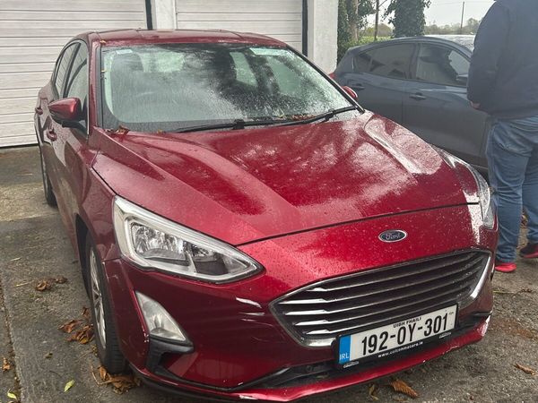 Ford Focus Hatchback, Petrol, 2019, Red