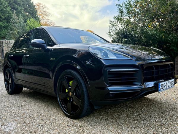 Porsche Cayenne SUV, Petrol Plug-in Hybrid, 2020, Black