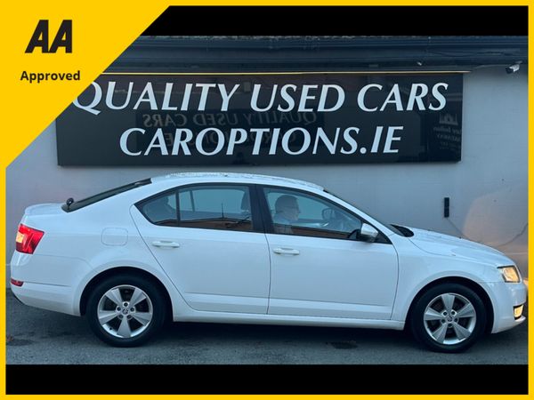 Skoda Octavia Hatchback, Diesel, 2014, White