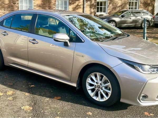 Toyota Corolla Saloon, Petrol Hybrid, 2021, Grey