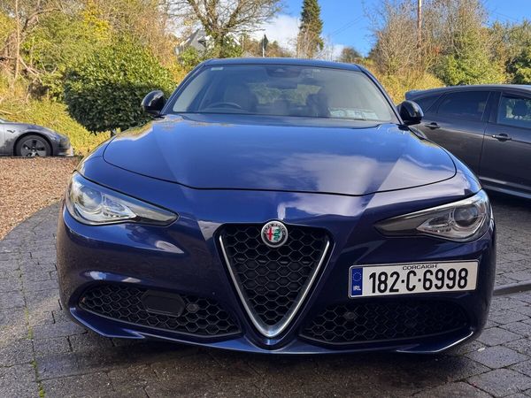 Alfa Romeo Giulia Saloon, Petrol, 2018, Blue
