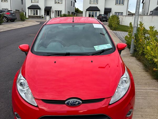 Ford Fiesta Hatchback, Petrol, 2011, Red