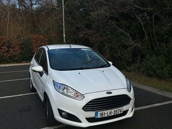 Ford Fiesta Hatchback, Petrol, 2016, White