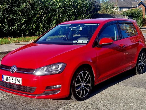 Volkswagen Golf Hatchback, Petrol, 2014, Red
