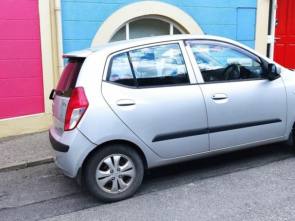 Hyundai i10 Hatchback, Petrol, 2010, Silver