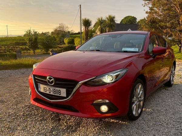 Mazda Mazda3 Hatchback, Diesel, 2016, Red