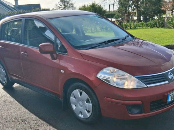Nissan Tiida Hatchback, Petrol, 2008, Red