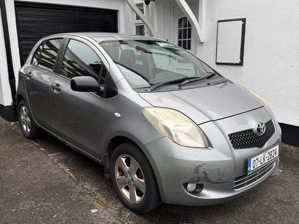 Toyota Yaris Hatchback, Petrol, 2007, Silver