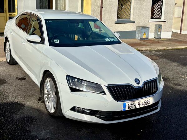 Skoda Superb Hatchback, Diesel, 2016, White
