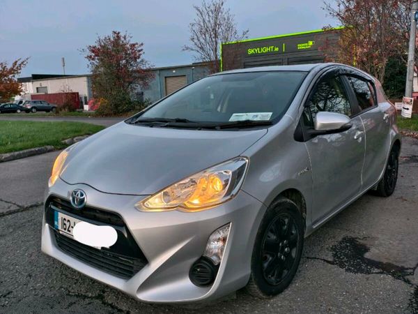 Toyota Aqua Hatchback, Petrol Hybrid, 2016, Silver