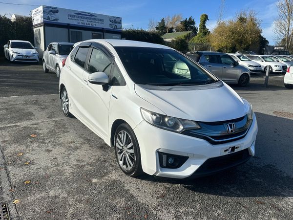 Honda Fit Hatchback, Petrol Hybrid, 2015, White