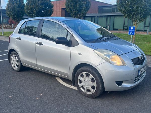 Toyota Yaris Hatchback, Petrol, 2006, Silver