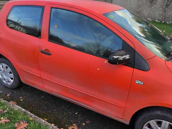 Volkswagen Fox Hatchback, Petrol, 2010, Silver