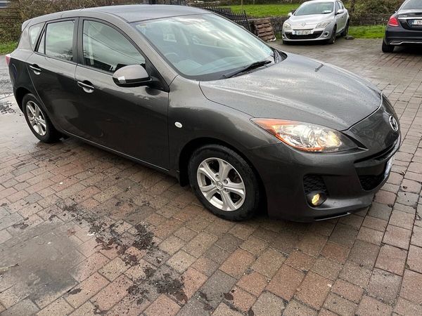 Mazda Mazda3 Hatchback, Diesel, 2013, Grey