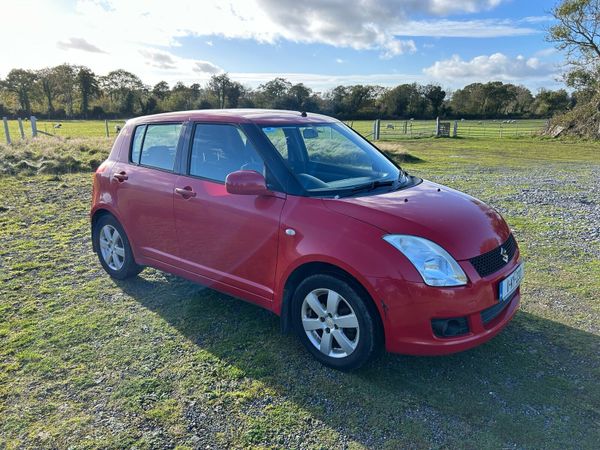 Suzuki Swift Hatchback, Petrol, 2011, Red