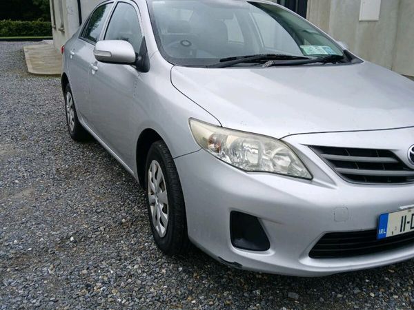 Toyota Corolla Saloon, Diesel, 2011, Silver