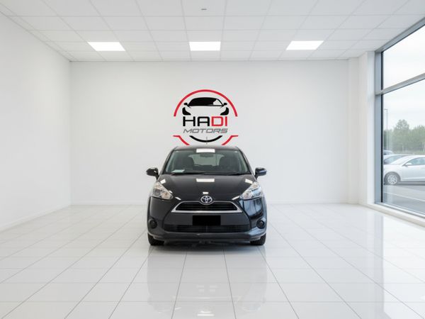 Toyota Sienta Hatchback, Petrol Hybrid, 2015, Black