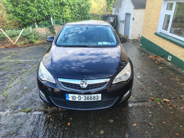 Vauxhall Astra Hatchback, Diesel, 2010, Black