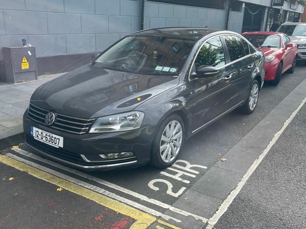 Volkswagen Passat Saloon, Petrol, 2012, Grey
