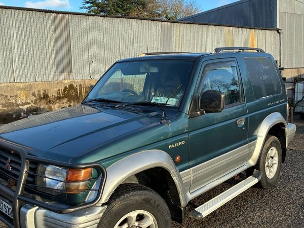 Mitsubishi Pajero SUV, Diesel, 1997, Green