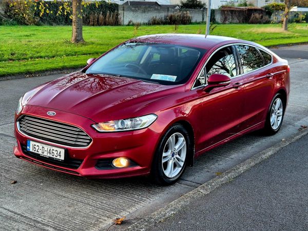 Ford Mondeo Hatchback, Diesel, 2016, Red