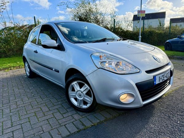 Renault Clio Hatchback, Petrol, 2011, Silver