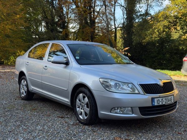 Skoda Octavia Hatchback, Diesel, 2010, Silver