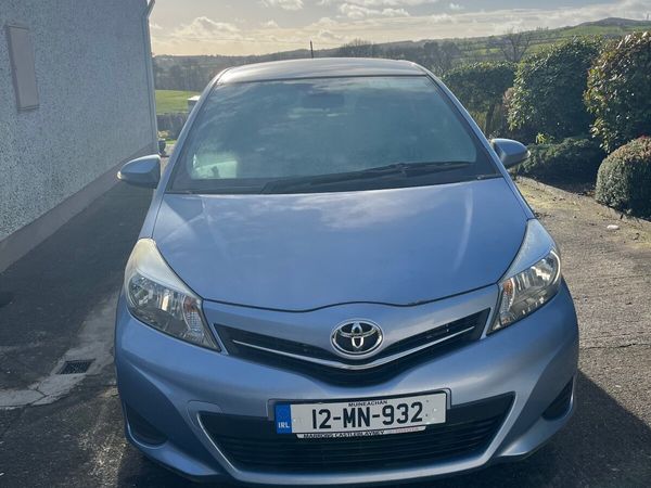 Toyota Yaris Hatchback, Petrol, 2012, Blue