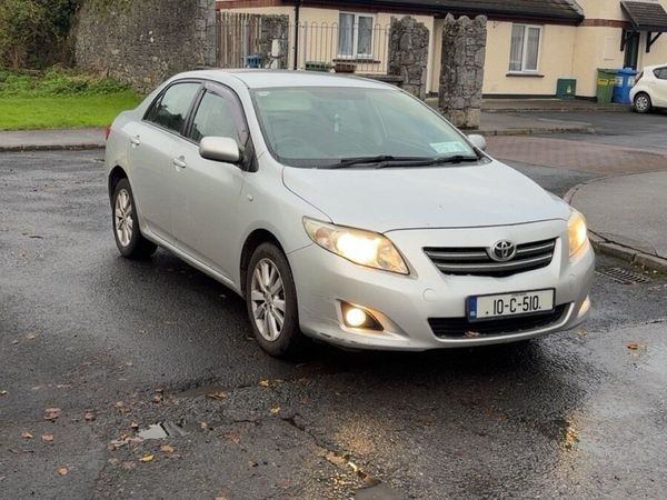 Toyota Corolla Saloon, Petrol, 2010, Silver