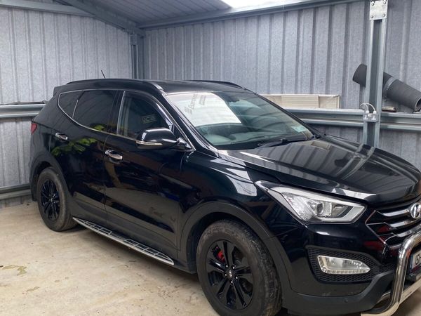 Hyundai Santa Fe SUV, Diesel, 2015, Black
