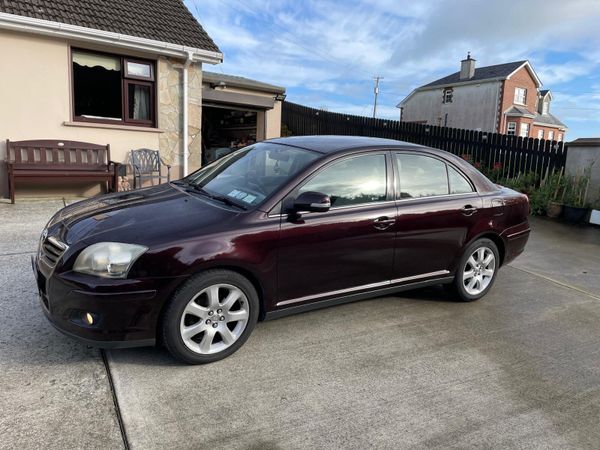 Toyota Avensis Saloon, Petrol, 2007, Red
