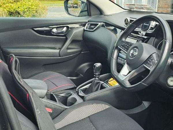 Nissan Qashqai MPV, Petrol, 2019, Black