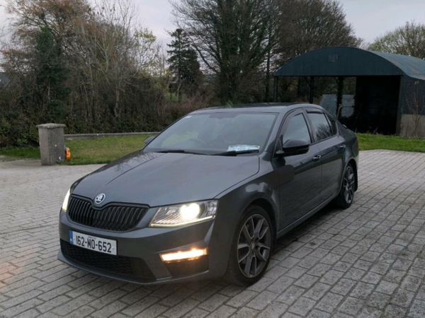 Skoda Octavia Saloon, Diesel, 2016, Grey
