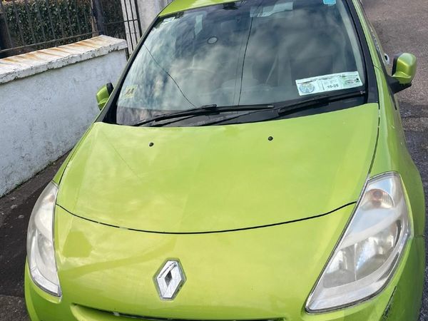 Renault Clio Hatchback, Petrol, 2011, Green