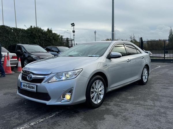 Toyota Camry Saloon, Petrol Hybrid, 2014, Silver