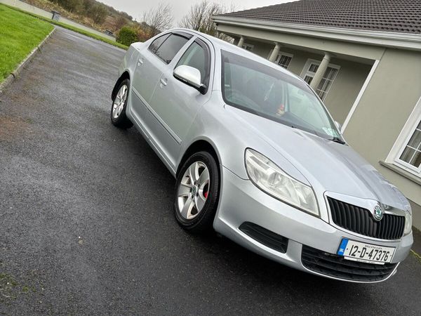 Skoda Octavia Hatchback, Diesel, 2012, Silver