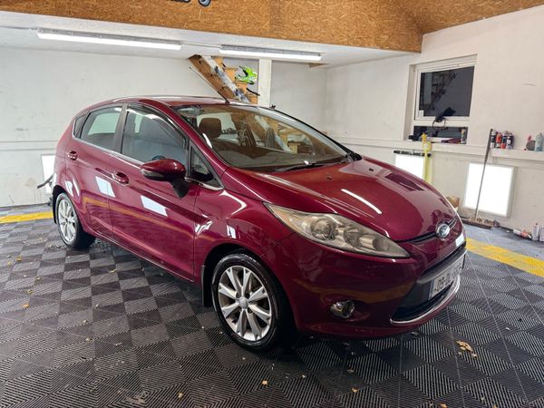 Ford Fiesta Hatchback, Petrol, 2009, Red