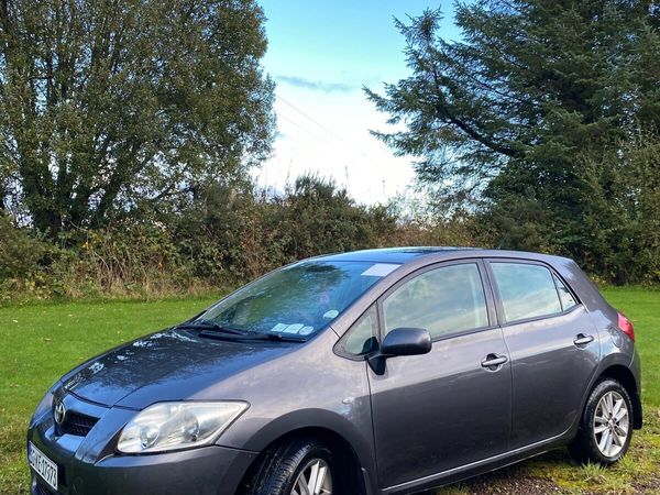 Toyota Auris Hatchback, Diesel, 2010, Grey