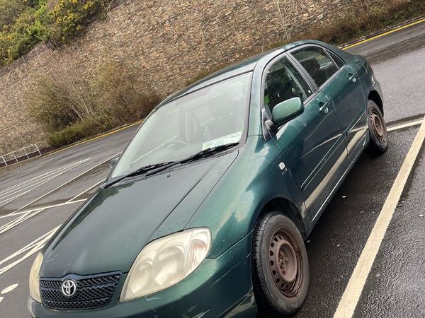 Toyota Corolla Saloon, Petrol, 2002, Green