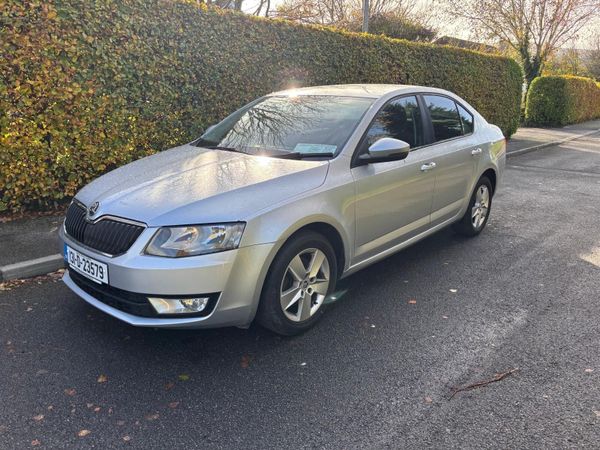 Skoda Octavia Saloon, Diesel, 2013, Silver