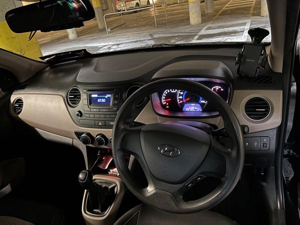 Hyundai i10 Hatchback, Petrol, 2016, Black