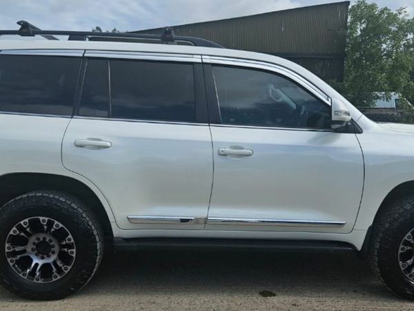 Toyota Land Cruiser SUV, Diesel, 2020, White