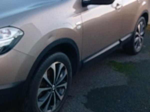 Nissan Qashqai Hatchback, Diesel, 2011, Beige