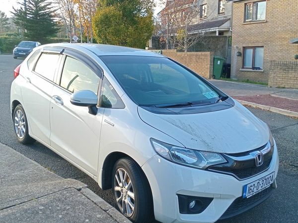 Honda Fit Hatchback, Petrol Hybrid, 2016, White
