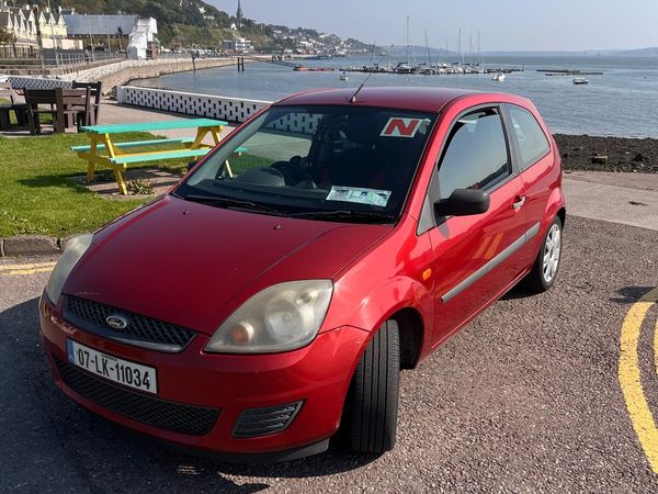 Ford Fiesta Hatchback, Petrol, 2007, Red