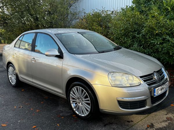 Volkswagen Jetta Saloon, Petrol, 2007, Beige