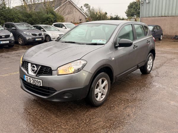 Nissan Qashqai Hatchback, Diesel, 2012, Grey