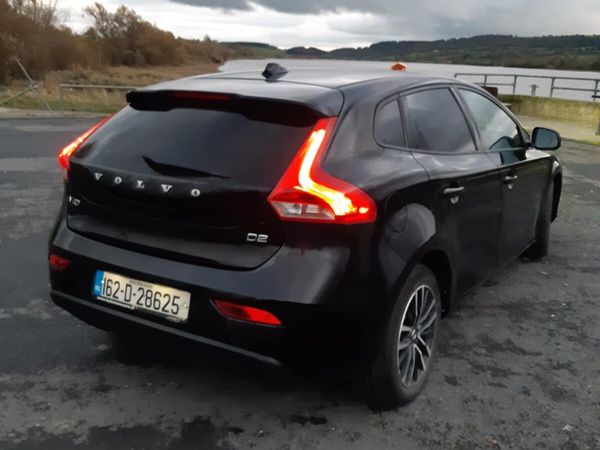 Volvo V40 Hatchback, Diesel, 2016, Black